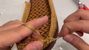 Вязаные тапочки КРЮЧКОМ Коричневые тапочки Полный урок