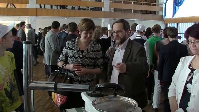 Робот - блинопёк Демонстрация работы