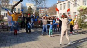 ВЕСЕЛАЯ ЗАРЯДКА С РОДИТЕЛЯМИ