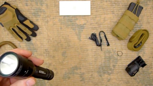 Видео обзор перезаряжаемого фонаря с двумя источниками света P5G от "Nextorch". смотреть онлайн