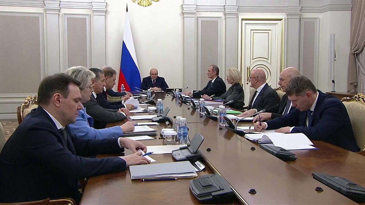 В правительстве говорили о надзоре за бизнесом и поддержке медицинских работников