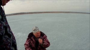 Ловля огромного Окуня   Камбулат 15 апреля 2015 Рыболовный гид Южного Урала