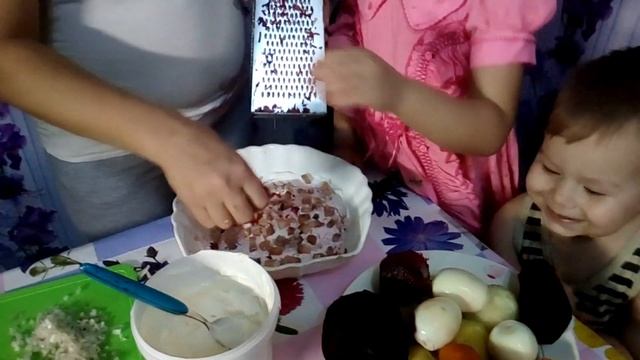 Вкусный салат на Новый Год! смотреть онлайн