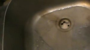 Трубы засорились. Как устранить засор.  Несколько способов для чистки труб.