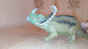 поделка: динозавр Синоцератопс ??..