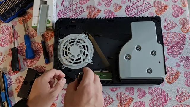 Распаковка SSD WD Black SN850 на 1TB с радиатором WDS100T1XHE. Как установить SSD M.2 в PS5.