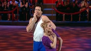 Елена Леонова и Андрей Хвалько. Выступление. Фрагмент выпуска от 21.01.2012