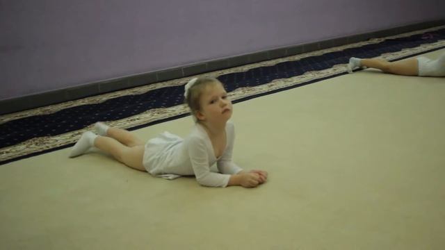 Занятия по художественной гимнастике СДЮШОР Растяжка Упражнения для ...