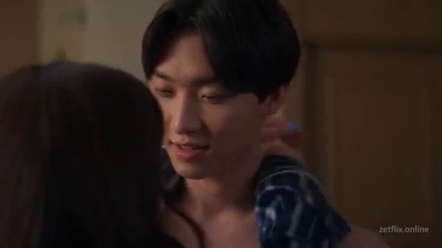 Обзор Целую  Китти- Устроила сюрприз своему парню прилетела в Сеул