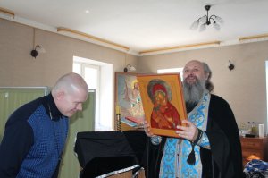 В Троицкий храм с.Ольявидово передана икона Богоматери. Сильное слово священника о молитве за Россию