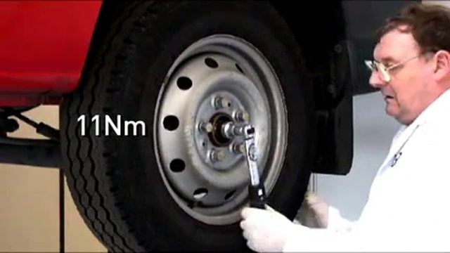 LDV Maxus Rear Hubs Adjustment смотреть онлайн