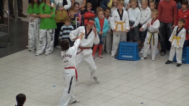 Открытие скалодрома в СТЦ МЕГА Белая Дача смотреть онлайн