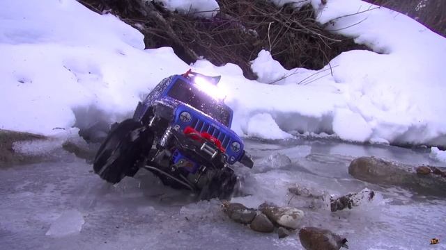 RC ADVENTURES - STUCK iN THE iCE - BLUE BEAST JEEP 4X4 Radio Control Truck on the Winter Trail смотреть онлайн