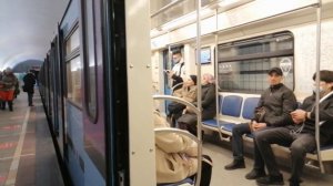 Прибытие и отправление Бакинской "Оки" 81-760.А/761.А на станции Проспект Мира (КРЛ)