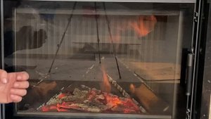 Подовая топка ASTOV ПС700 с облицовкой MAXI KAMIN Veronica. Классическая версия дровяного камина.