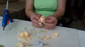 Видео мастер- класс по изготовлению розы классической из фоамирана