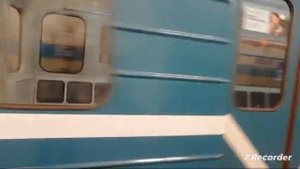 Поезда метро на станции метро Технологический институт.