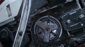 Сгорело сцепление бензопилы. Burned Clutch chainsaw.