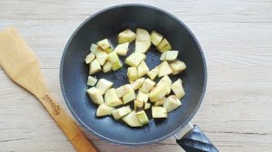 Салат с жареными баклажанами и свежими помидорами