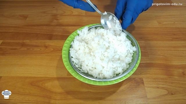 Салат из вареной рыбы с рисом и яйцом. Простой рецепт рыбного салата
