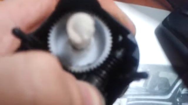 проскакивает шестерня! моторчик корректора фары Ауди 80 смотреть онлайн