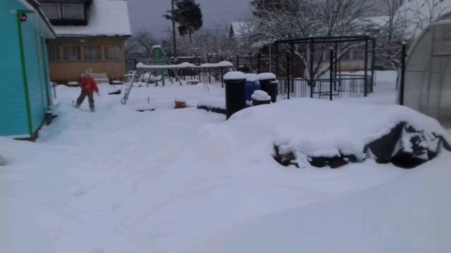 03.01.21г. поехали на дачу. прогулка по зимнему саду/огороду (всё замело снегом). Дача зимой смотреть онлайн