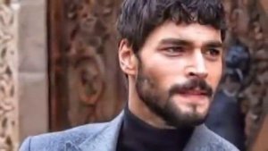 Акын Акинозю подрался со своей девушкой посреди улицы!