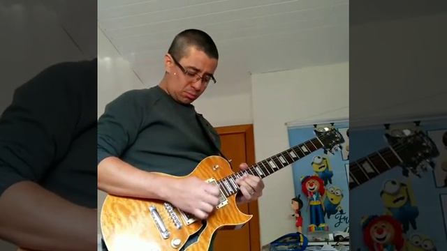 USANDO UMA MOEDA DE R$0,05 COMO PALHETA - BOHEMIAN RAPSODY por JACKSON TOMAZ смотреть онлайн