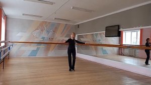 Танец "Девичья плясовая" ,Тема "Дробь-трилистник" с переступанием"