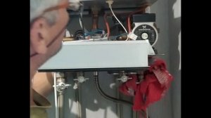Ремонт и профилактика, газового настенного котла. Промывка теплообменников.