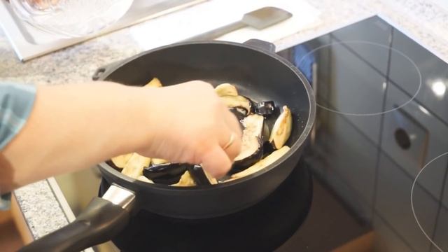 Баклажаны по-корейски.