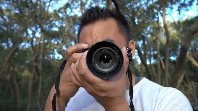 Sony 50mm F1.8 FE Lens Review | John Sison смотреть онлайн