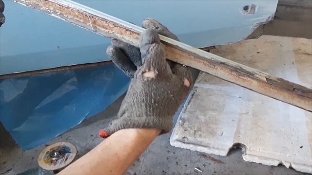 Спасаю двери Renault Logan I. Часть1 смотреть онлайн