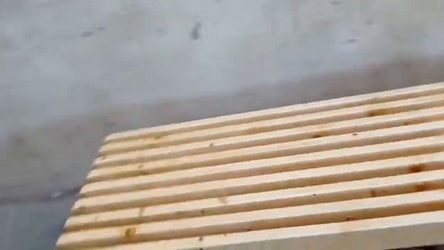 лавочка из дерева, покрыто лаком смотреть онлайн