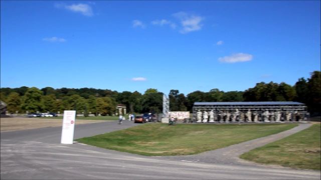 Германия. Дворцовый комплекс Сан Суси. Kolonnade mit Triumphtor и Новый Дворец.