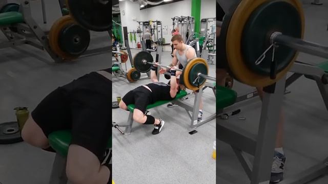 Жим узким хватом 110кг. смотреть онлайн
