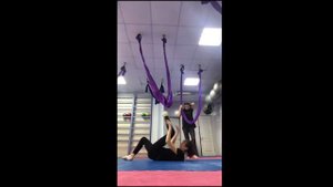 Воздушная гимнастика/ Упражнение на гамаке/ Воздушный танец