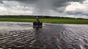 поездка на переломке на реку.Каракат по воде