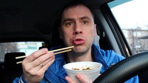 АВТО МУКБАНГ РАМЕН ОСТРАЯ ЛАПША/Ем на лету/ MUKBANG RAMEN SPICY NOODLES / eating show / 먹방