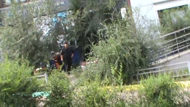Жил-Сервис плюс. Выселение по решению суда. У жильцов берут показания.