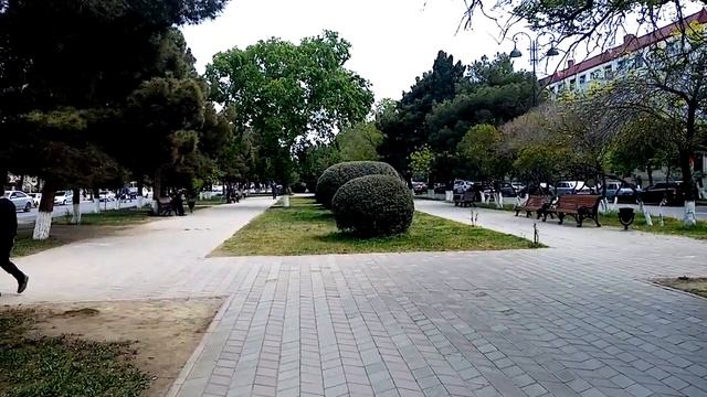 Гуляю в парке в Сумгаите между в 2м микрорайоном и 3м микрорайоном апрель 2021 смотреть онлайн