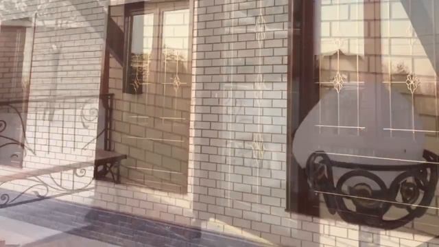 Декоративная раскладка на окнах коттеджа. Шпросы..mp4