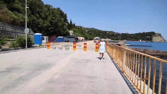 5 июля 2022 посёлок Утёс на Южном Берегу Крыма. Небольшая видео прогулка по Набережной Курорта.