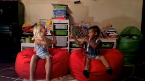 Осенние листья - детская песня на английском языке на тему осень