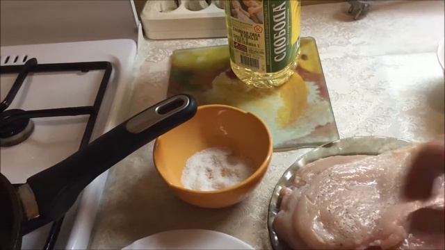 Курица в кляре с макаронами.