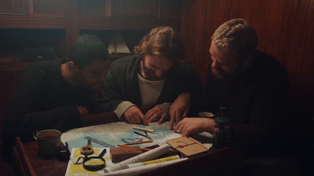 Девушка прислушалась к бормотанию бездомного, и ЭТО КРУТО ИЗМЕНИЛО ЕГО ЖИЗНЬ смотреть онлайн