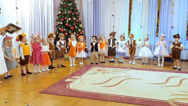 Ай да Ёлочка! Утренник в детском саду. Мамы прослезились) смотреть онлайн