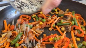 Лапша ТОМ ЯМ! Лапша в азиатском стиле за 10 минут! Жареная ЛАПША с Яйцом и Овощами!