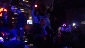 Раскованные нижегородки отрываются на барной стойке вместе с Лигалайзом под БУДУЩИЕ МАМЫ