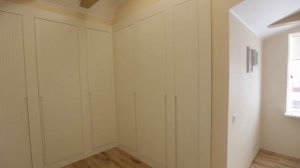 Гардеробные шкафы на мансарде в загородный дом